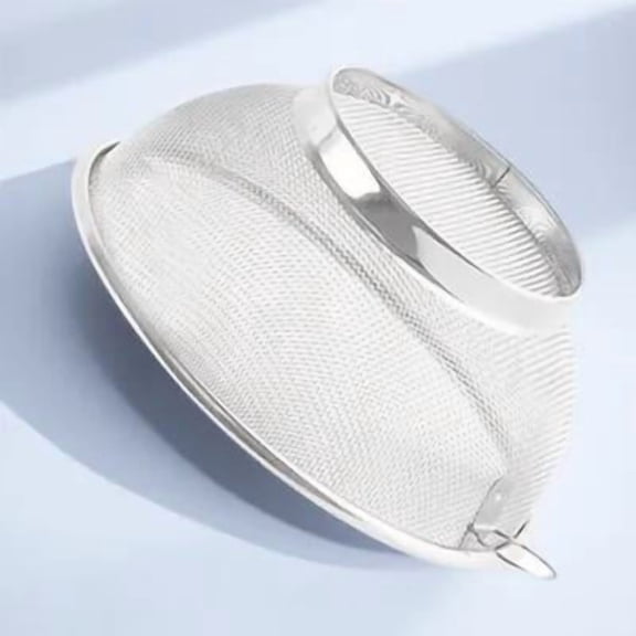 UPOUART Plated Metal Fine Mesh Strainer Basket for Kitchen Use, Ideal for Washing Rice, Fruits, Vegetables, and Draining