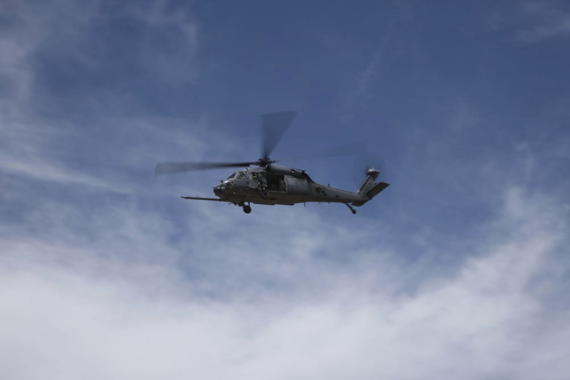 US Air Foce HH-60G Pave Hawk in flight over Arizona Canvas Art - Terry MooreStocktrek Images (18 x 12)