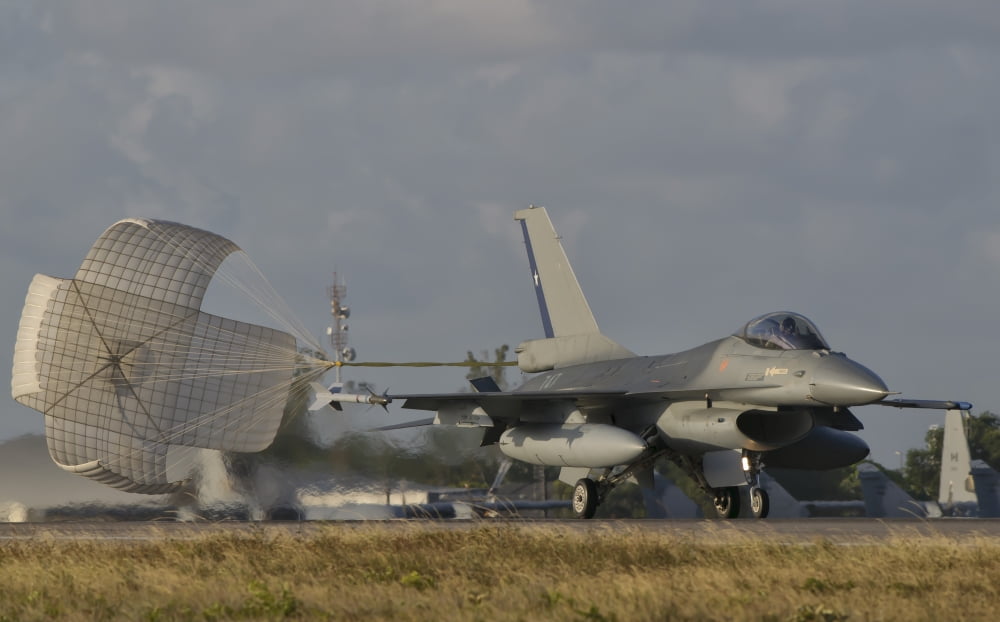 US Air Force F-16 Fighting Falcon with drag chute deployed Canvas Art - Giovanni CollaStocktrek Images (36 x 22)