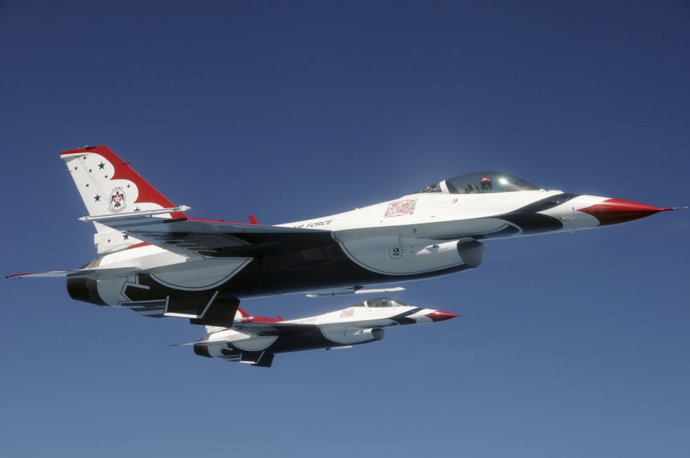 US Air Force F-16 Thunderbirds during an air-to-air refueling mission Canvas Art - Stocktrek Images (35 x 23)