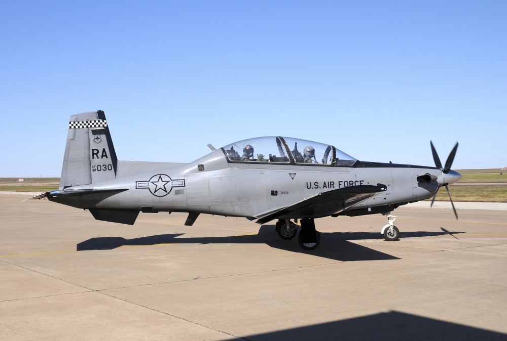 US Air Force T-6A Texan II at Sheppard Air Force Base Texas Canvas Art - Riccardo NiccoliStocktrek Images (17 x 12)
