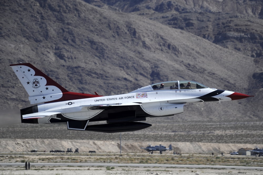 US Air Force Thunderbird F-16 Fighting Falcon takes off Canvas Art - Stocktrek Images (34 x 23)