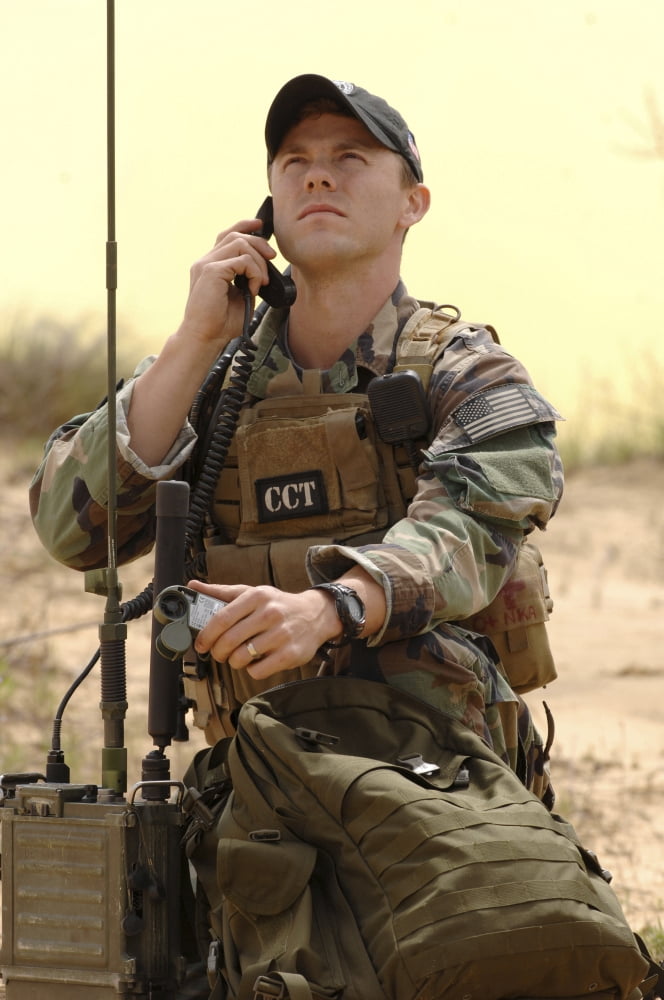 US Air Force combat controller provides radio communication Canvas Art - Stocktrek Images (23 x 35)