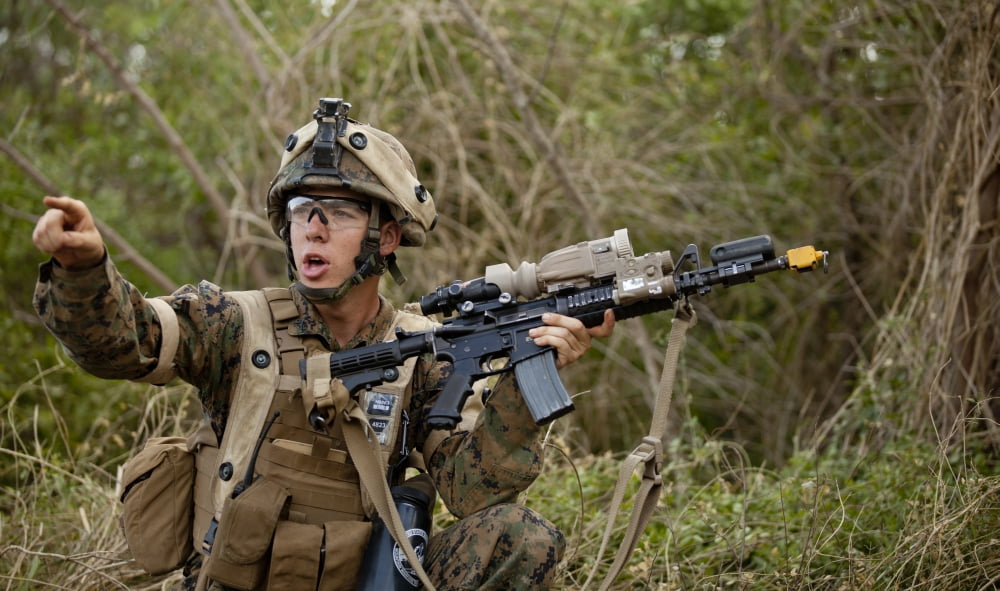 US Marine Corps machine gunner directs his fire team Canvas Art - Stocktrek Images (37 x 22)