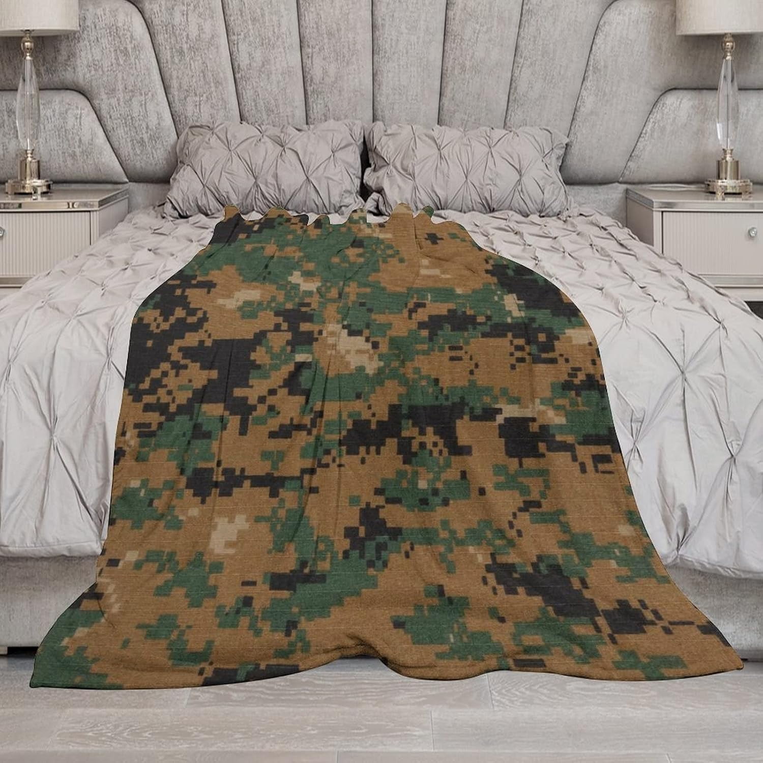 米軍　US MARINE LUXURY BLANKET ブランケット　送料無料 Amazon｜Marine Corps - 70 x 54 Blanket/Throw｜ひざ掛け
