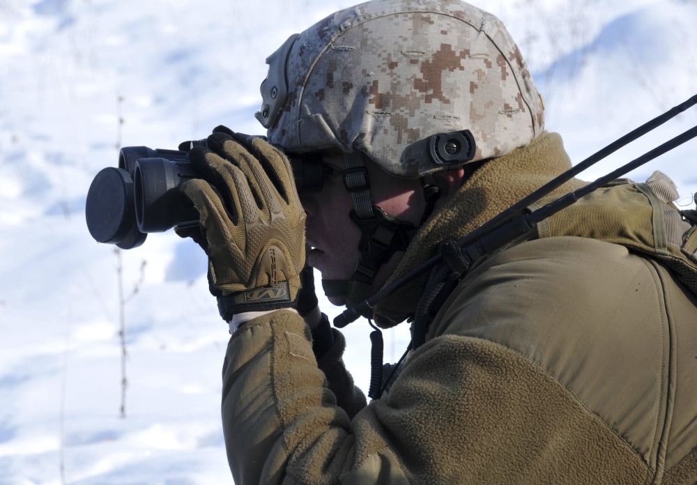 US Marine looks through his binoculars Hohenfels Germany Canvas Art - Stocktrek Images (34 x 24)