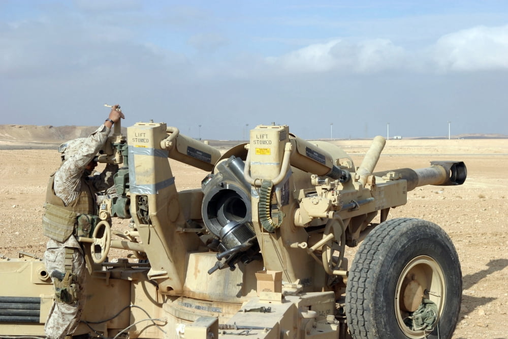 US Marines prepare to fire a howitzer near Baghdad Iraq Canvas Art - Stocktrek Images (34 x 23)
