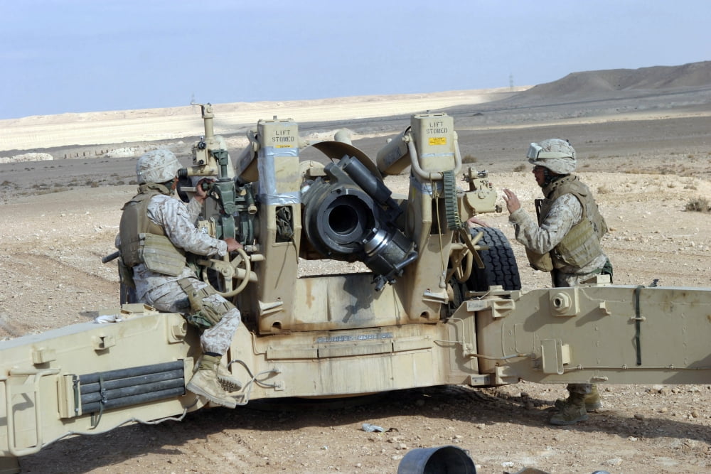US Marines prepare to fire a howitzer near Baghdad Iraq Canvas Art - Stocktrek Images (34 x 23)