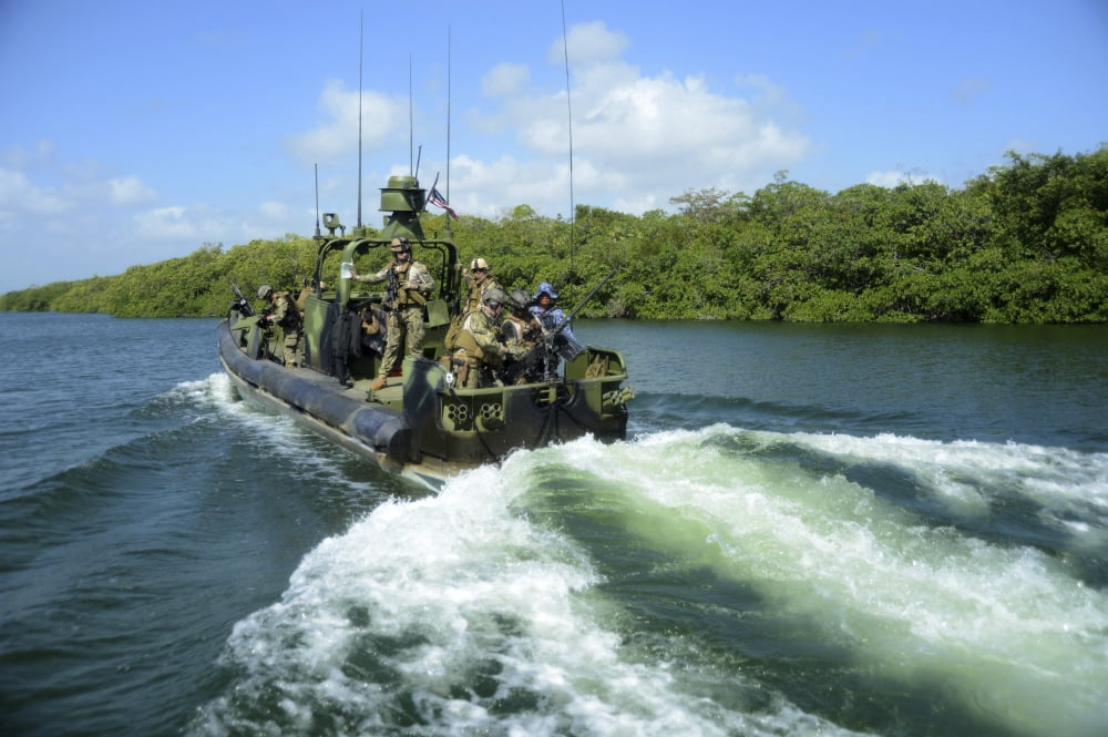 US Sailors transit to a rendezvous point with Belizean service members Canvas Art - Stocktrek Images (35 x 23)