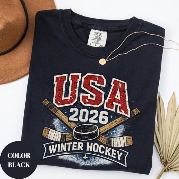 USA 2026 Winter Hockey T-Shirt, Retro Varsity Ice Hockey Graphic Design, Patriotic American Sports Fan Apparel, Comfort Colors Unisex Cotton T-Shirt, Size S-3XL