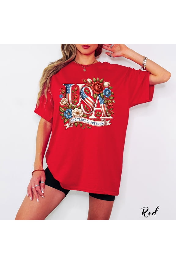 USA 250 Years of Freedom Shirt, Patriotic Floral America Tee, 4th of July Independence Day T-Shirt, Vintage USA Graphic Shirt for Women