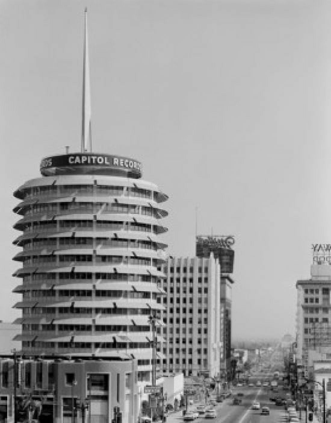 USA California Hollywood Vine Street Capitol Record Building Canvas Art - (18 x 24)