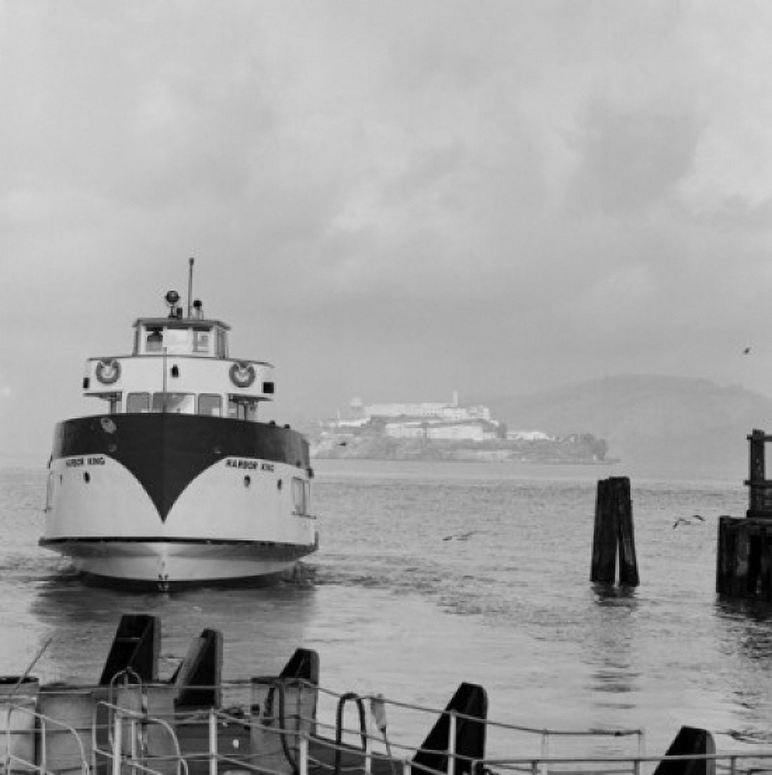USA California San Francisco Alcatraz View of Alcatraz with sightseeing Ferry backing out of slip Canvas Art - (24 x 36)