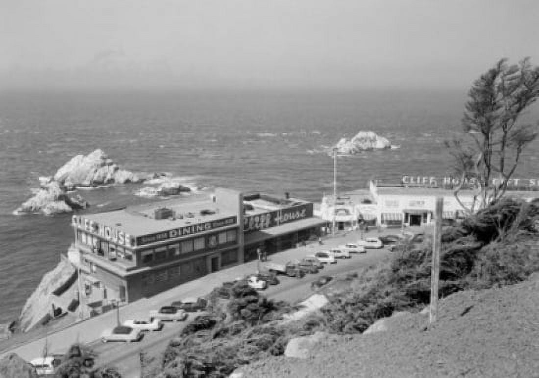 USA California San Francisco Seal Rocks and Cliff House Canvas Art - (18 x 24)