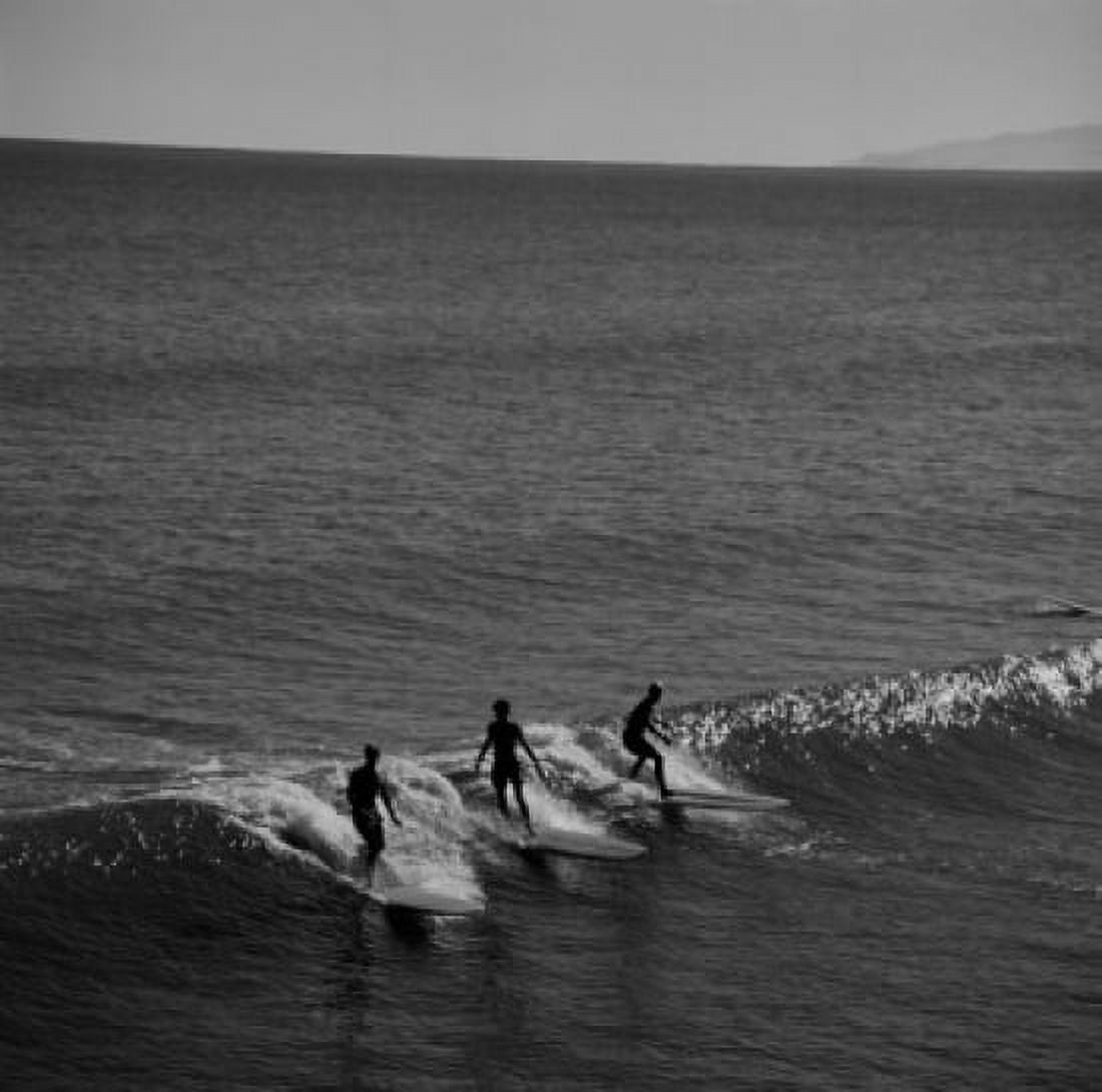 USA California Surfers at Pismo Beach Canvas Art - (18 x 24)