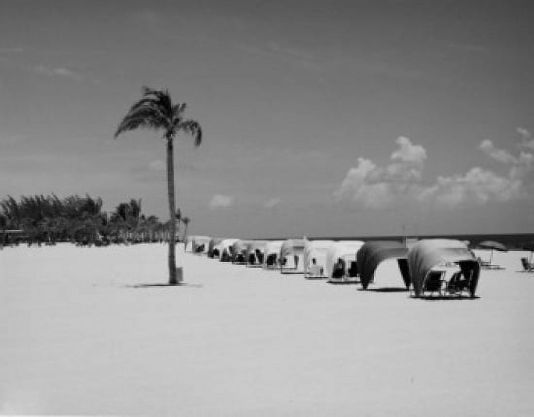USA Florida Beach scene near Yankee Clipper Hotel Canvas Art - (18 x 24)
