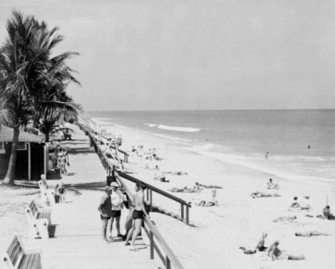 USA Florida Holidaymakers on Vero Beach Canvas Art - (24 x 36)