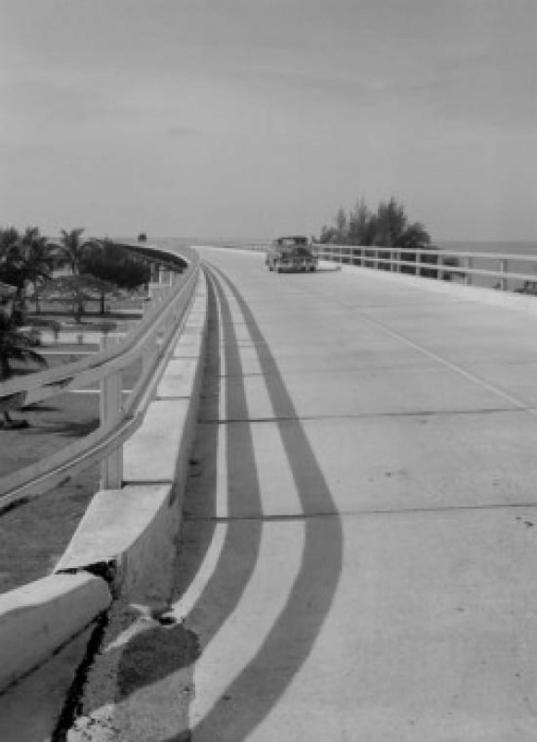 USA Florida Key West Pigeon Key 7 Mile Bridge Canvas Art - (18 x 24)