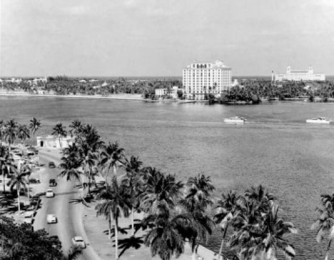 USA Florida Palm Beach cityscape Canvas Art - (18 x 24)