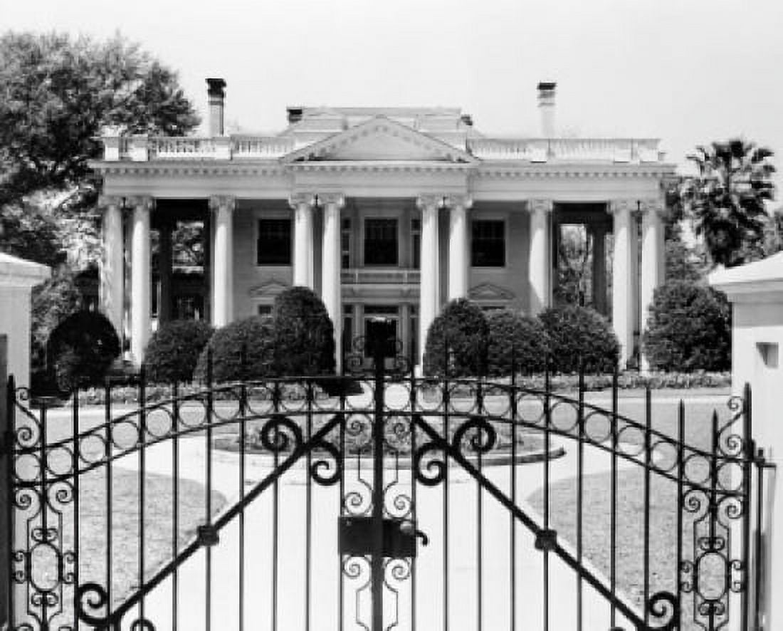 USA Florida Tallahassee Govenors mansion Canvas Art - (18 x 24)