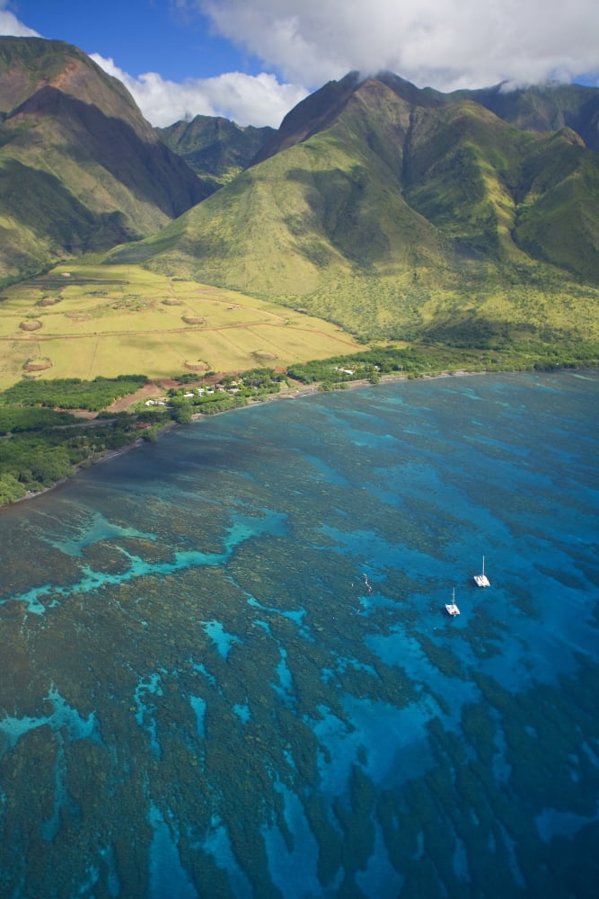 USA Hawaii Aerial view of Olowalu Area Maui Canvas Art - Ron Dahlquist Design Pics (22 x 34)