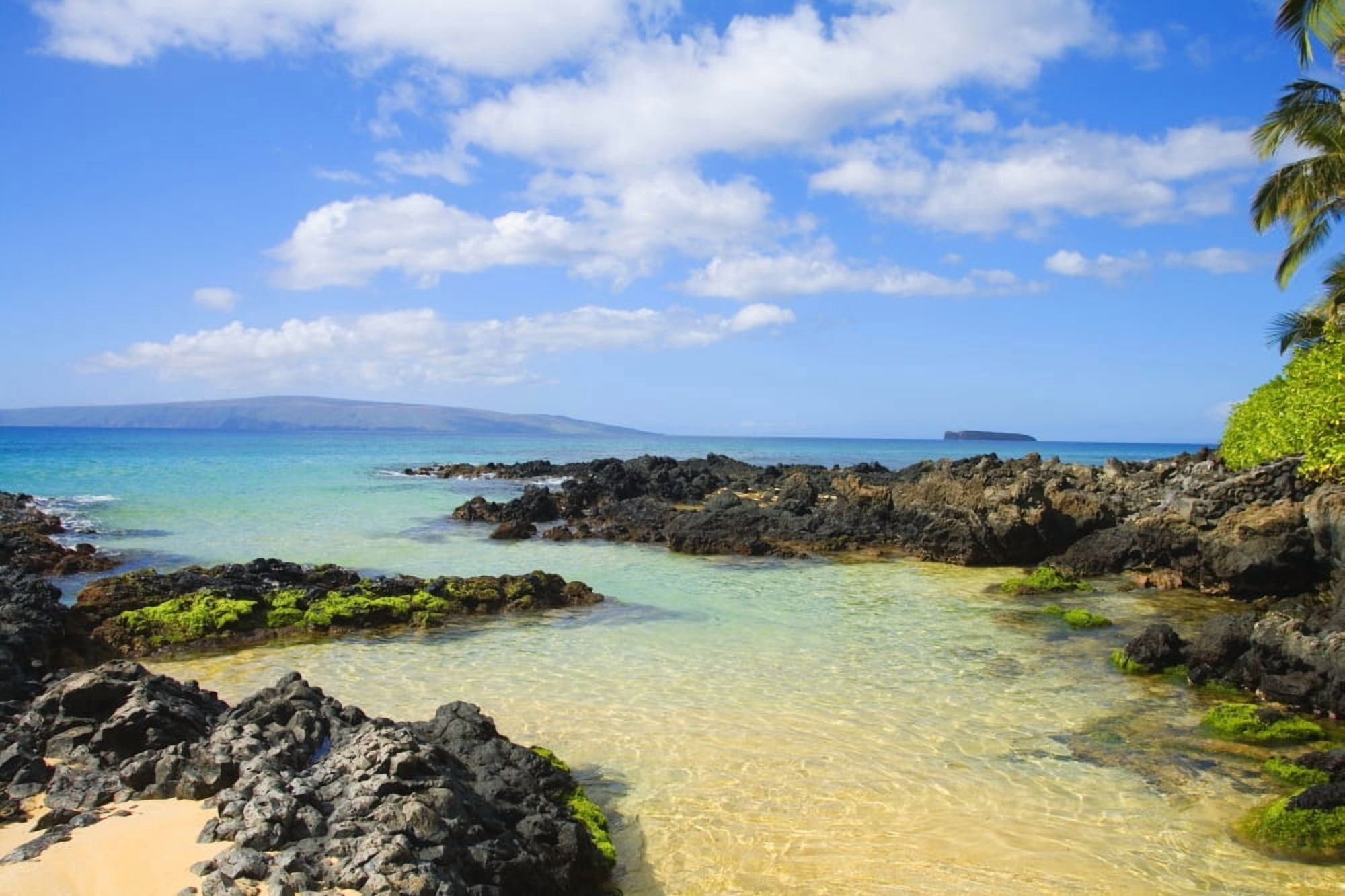 USA Hawaii Islands Maui Shallow Ocean Water Surrounded By Rocks And Sand Makena Maui Wai Or Secret Beach Canvas Art - Ron Dahlquist Design Pics (17 x 11)