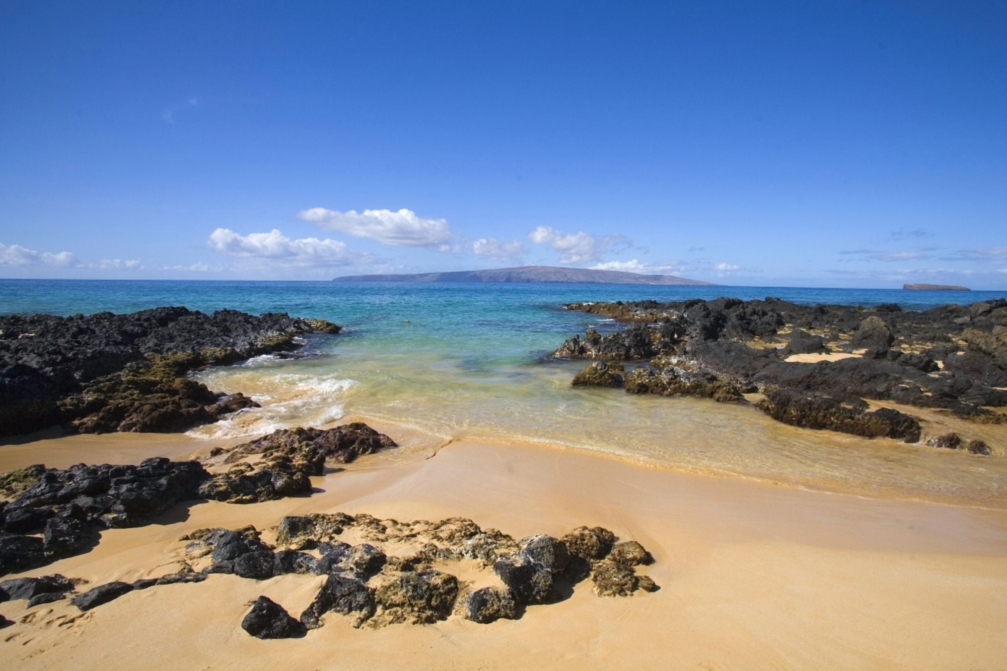 USA Hawaii Maui Secret Beach of Kahoolawe and Molokini Islands Makena Canvas Art - Ron Dahlquist Design Pics (17 x 11)