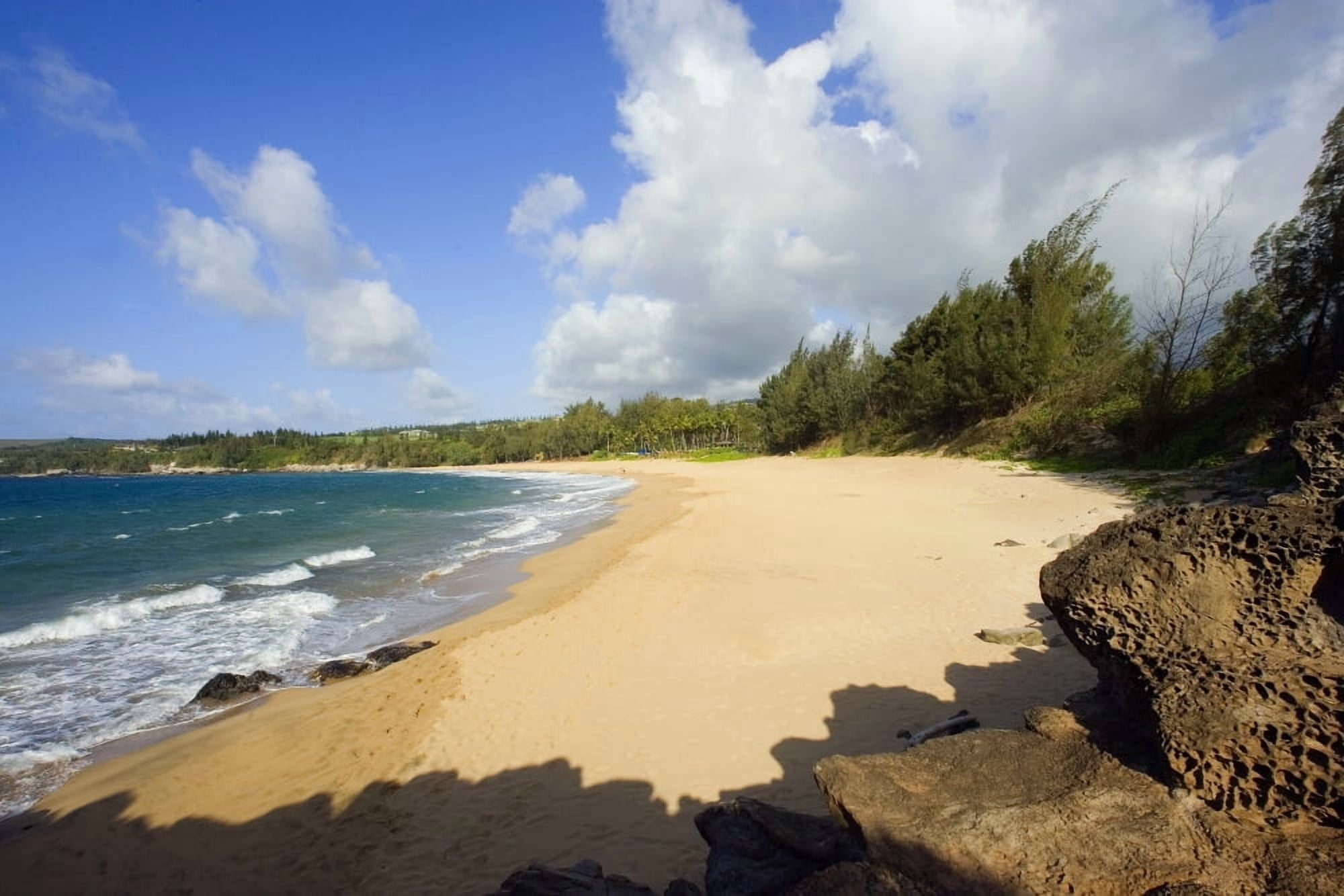 USA Hawaii Maui View of empty Fleming Beach Kapalua Canvas Art - Ron Dahlquist Design Pics (34 x 22)