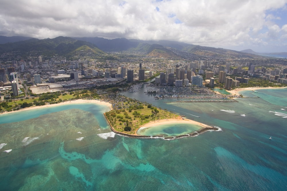 USA Hawaii Oahu Ala Wai Yacht Basin and Ala Moana Beach Park Honolulu Aerial view of Magic Island Canvas Art - Ron Dahlquist Design Pics (17 x 11)