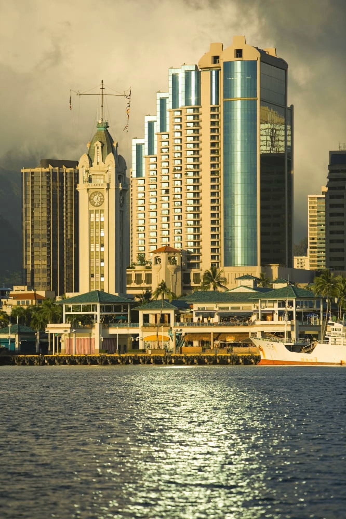 USA Hawaii Oahu View of downtown and harbor Honolulu Canvas Art - Dana Edmunds Design Pics (11 x 17)