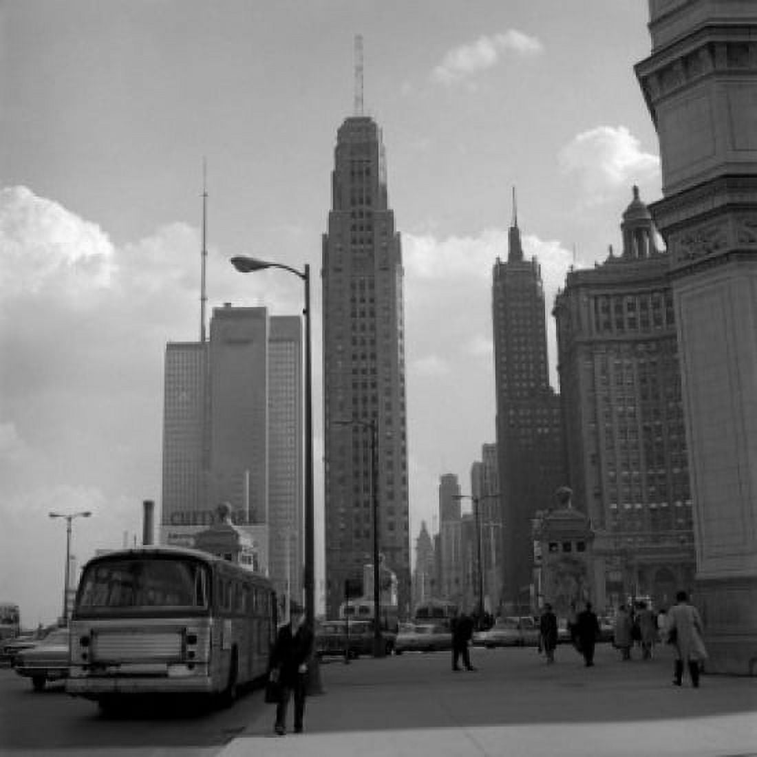 USA Illinois Chicago Michigan Avenue Canvas Art - (18 x 24)