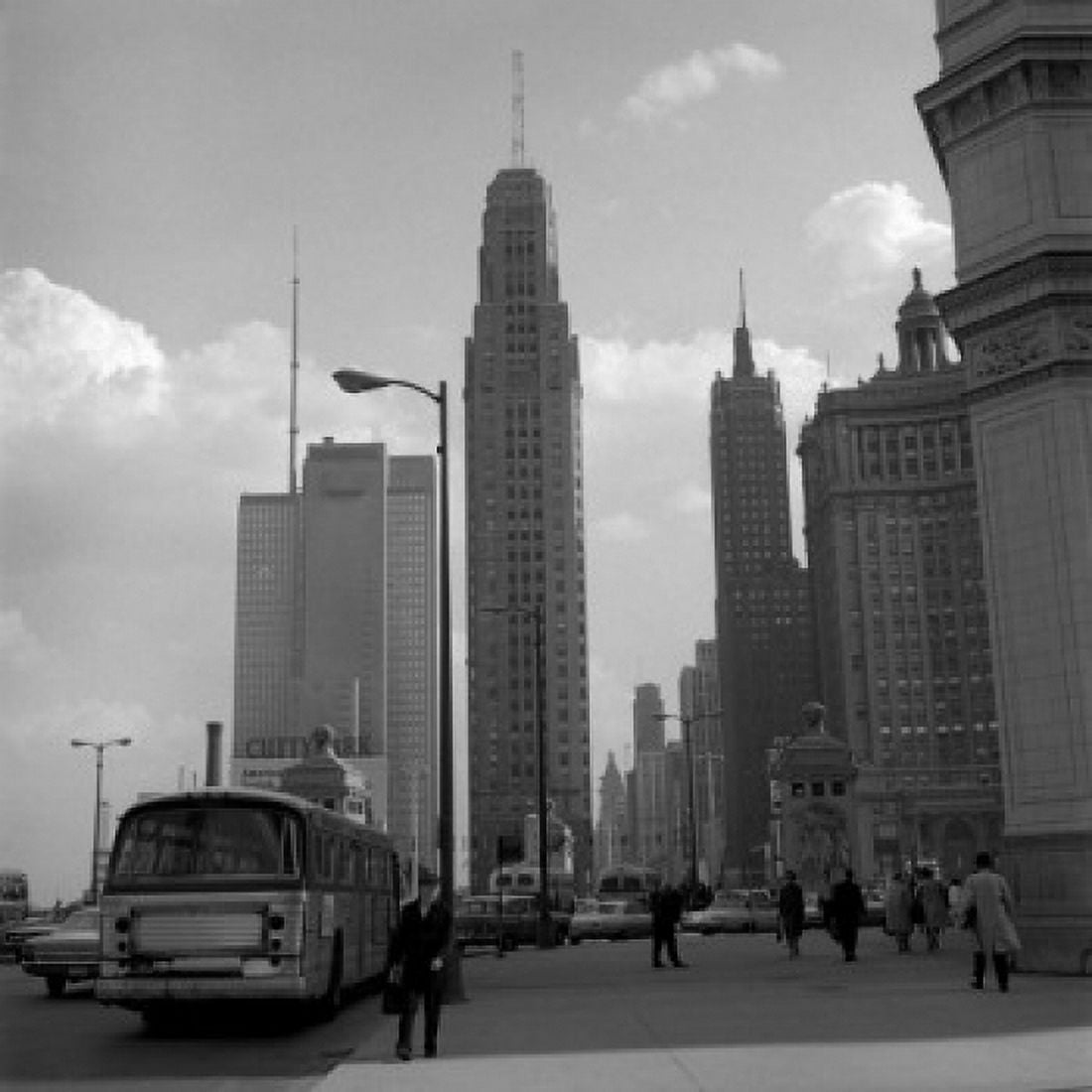 USA Illinois Chicago Michigan Avenue Canvas Art - (24 x 36)