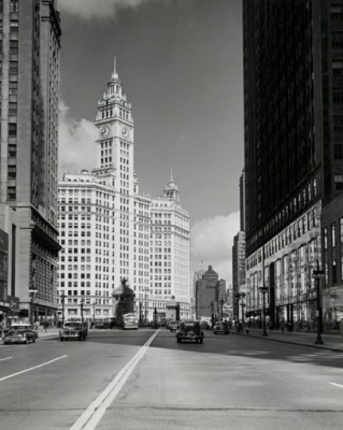 USA Illinois Chicago buildings along street Canvas Art - (24 x 36)