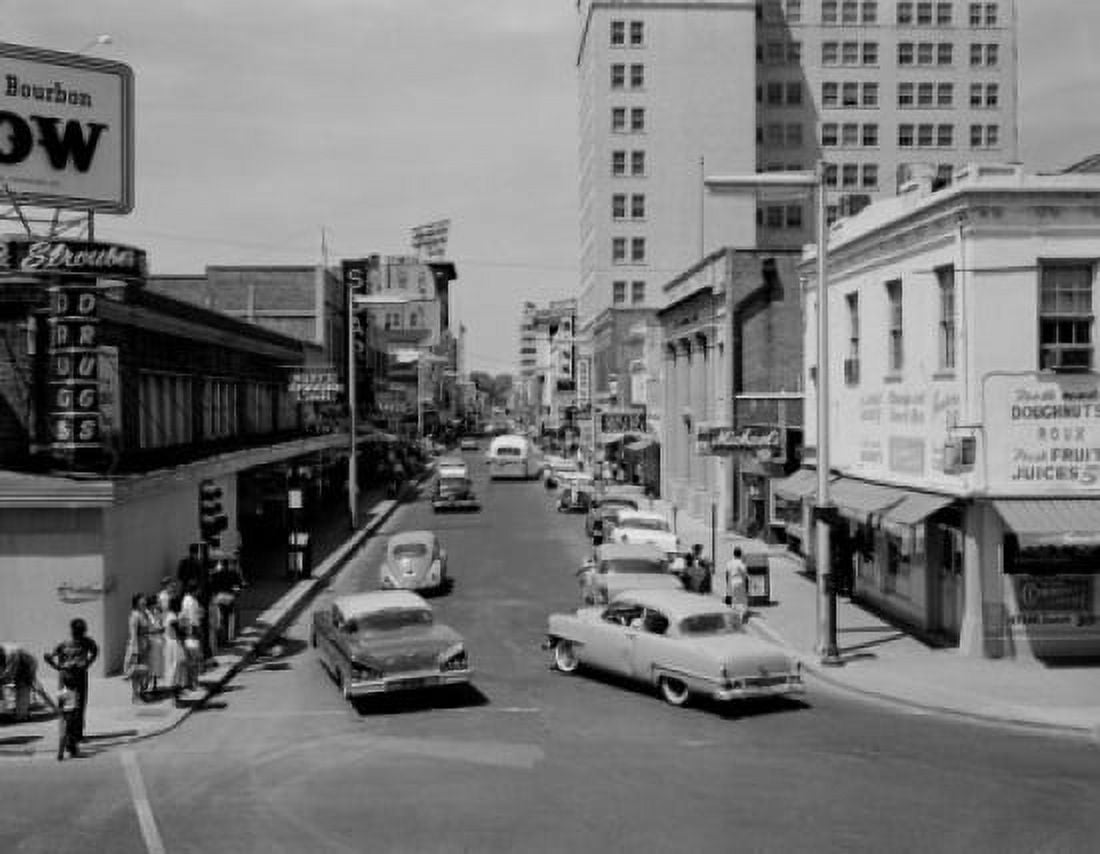 USA Louisiana Baton Rouge Street scene Canvas Art - (18 x 24)