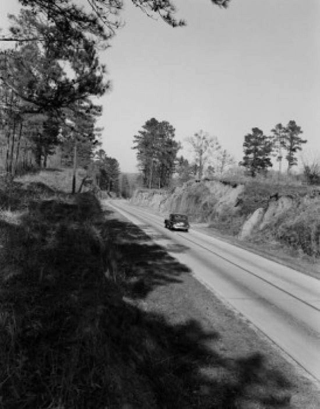 USA Mississippi Car on country road Canvas Art - (24 x 36)