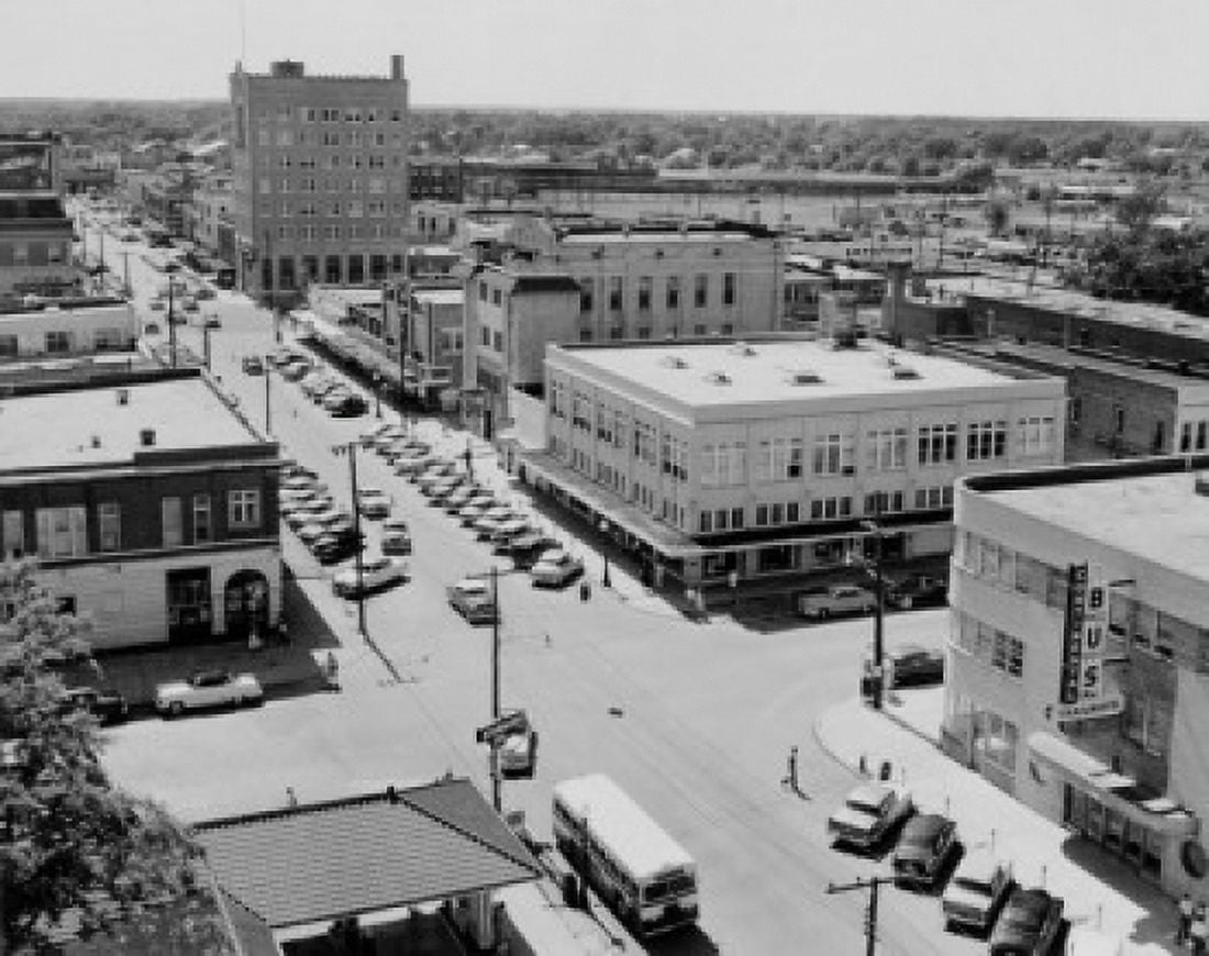 USA Mississippi Gulfport View of 14th Street Canvas Art - (18 x 24)
