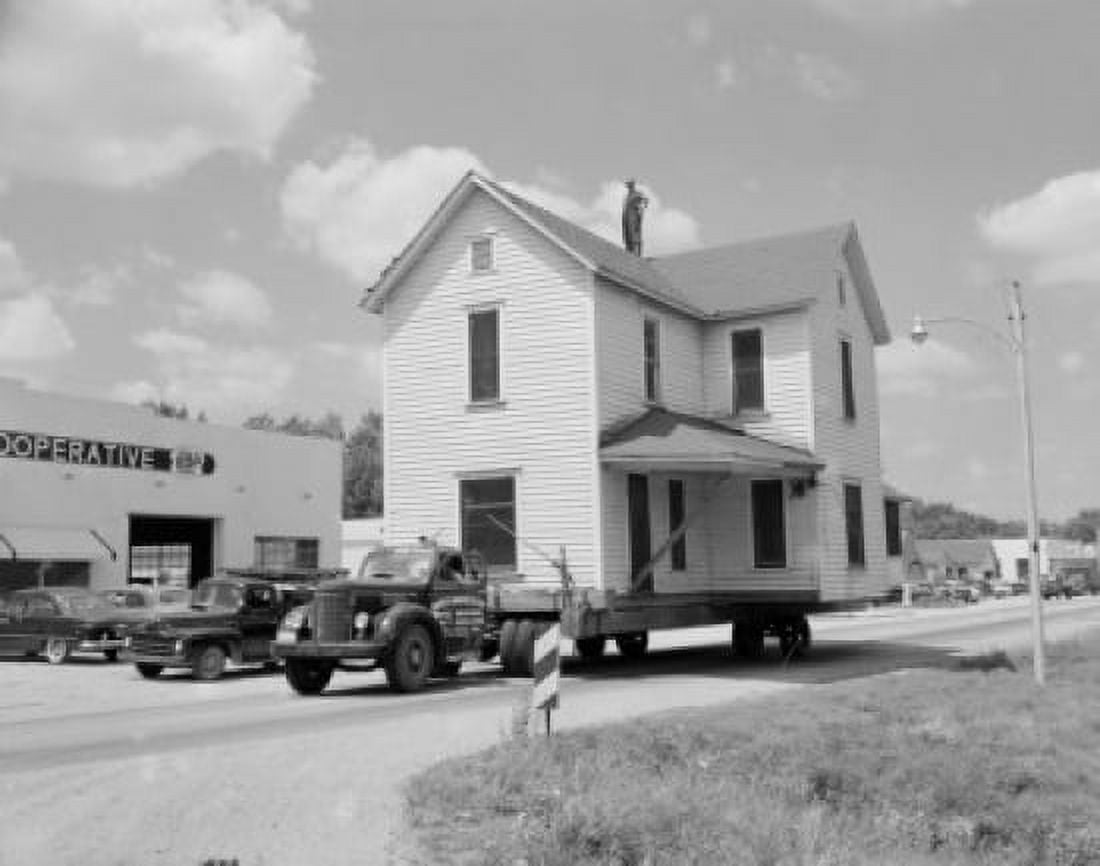 USA Missouri Cassville house on trailer being relocated Canvas Art - (24 x 36)