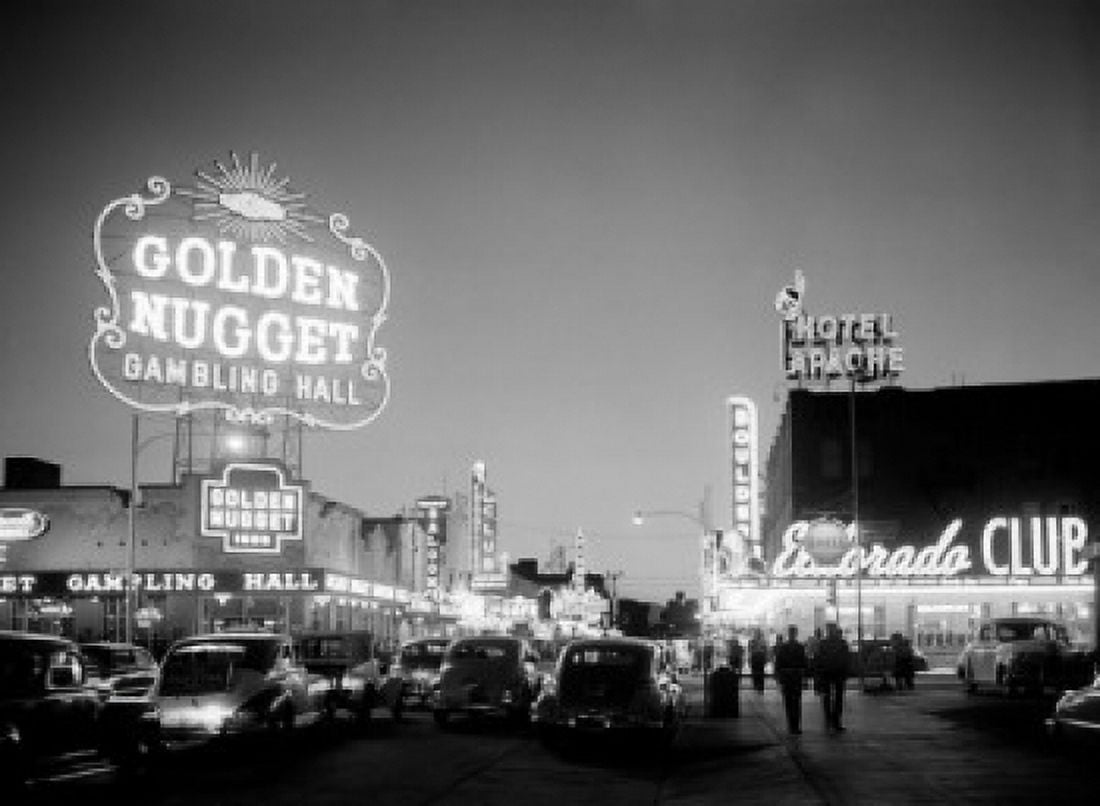 USA Nevada Las Vegas at night Canvas Art - (18 x 24)