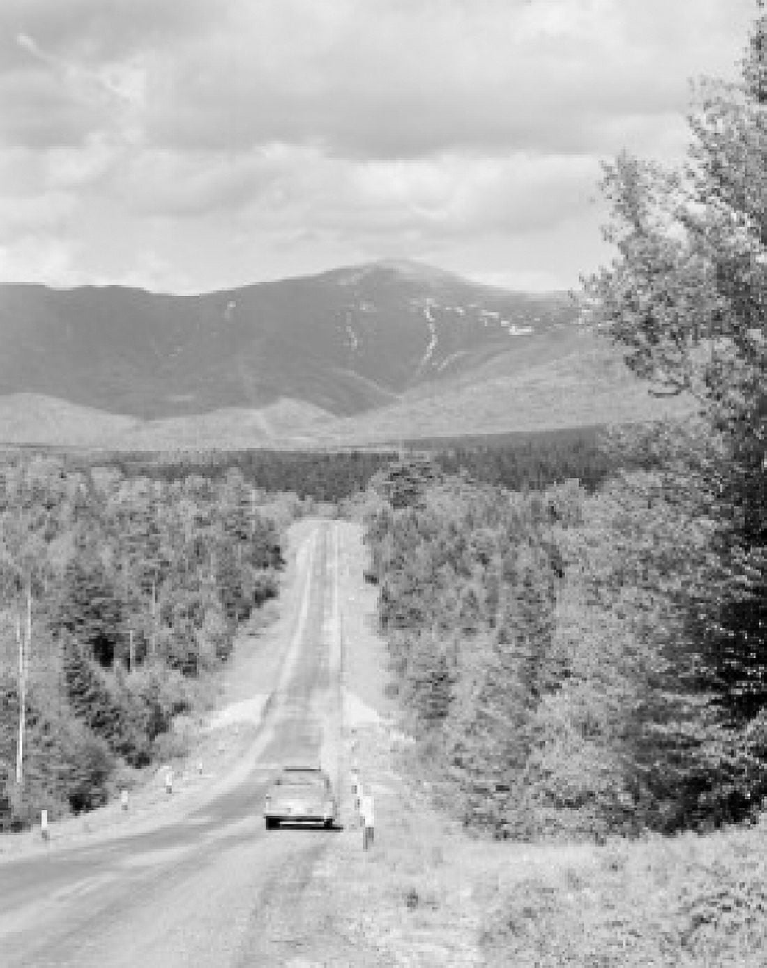 USA New Hampshire highway from Fabyans to Base Station Mount Washington in background Canvas Art - (18 x 24)