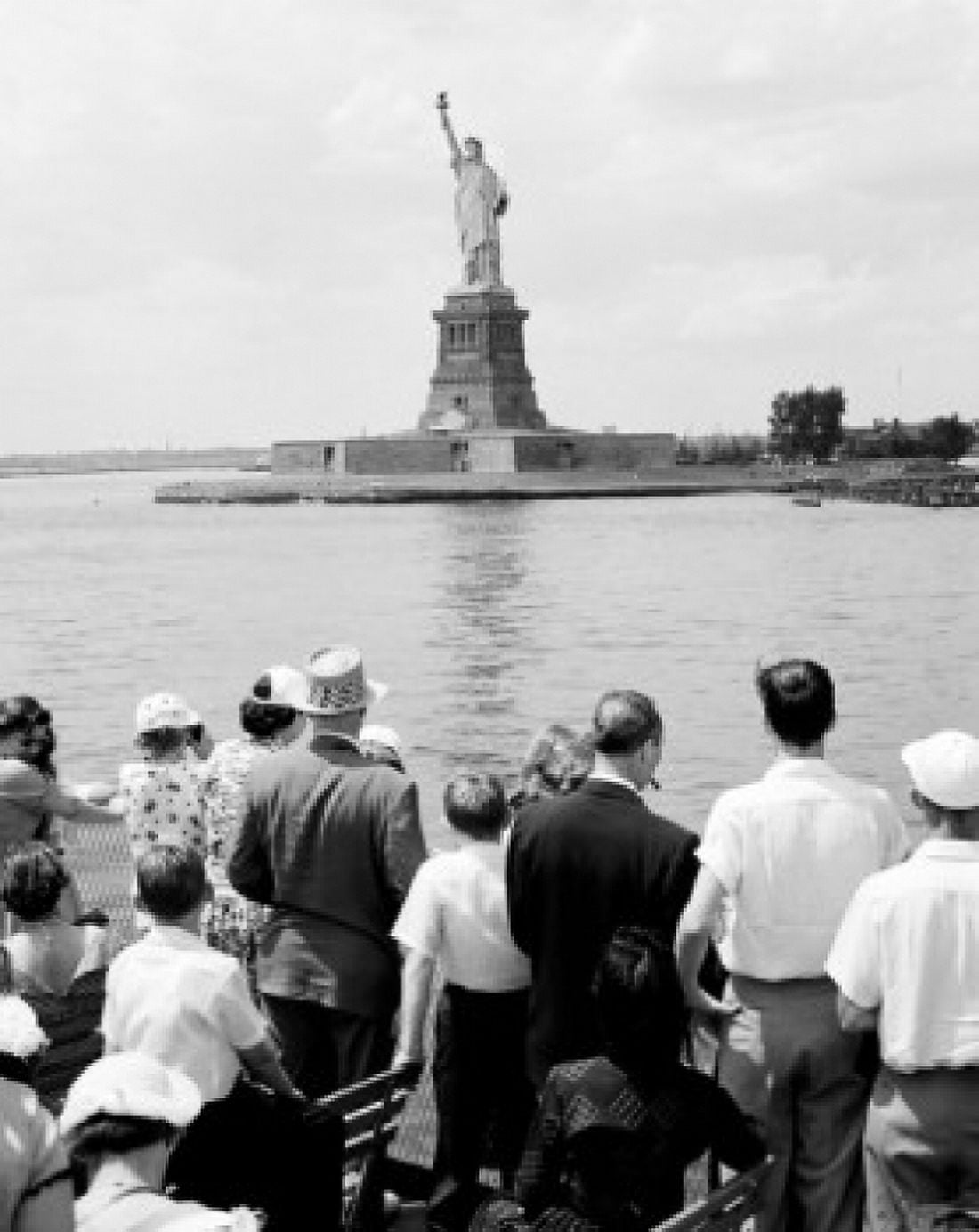 USA New York City Boat trip to the Statue of Liberty Canvas Art - (18 x 24)