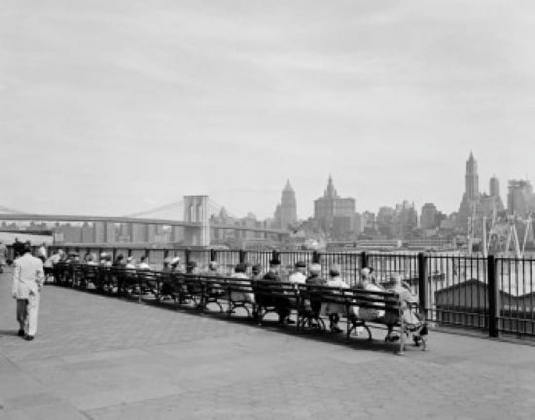 USA New York City Brooklyn Heights people on promenade benches Canvas Art - (18 x 24)