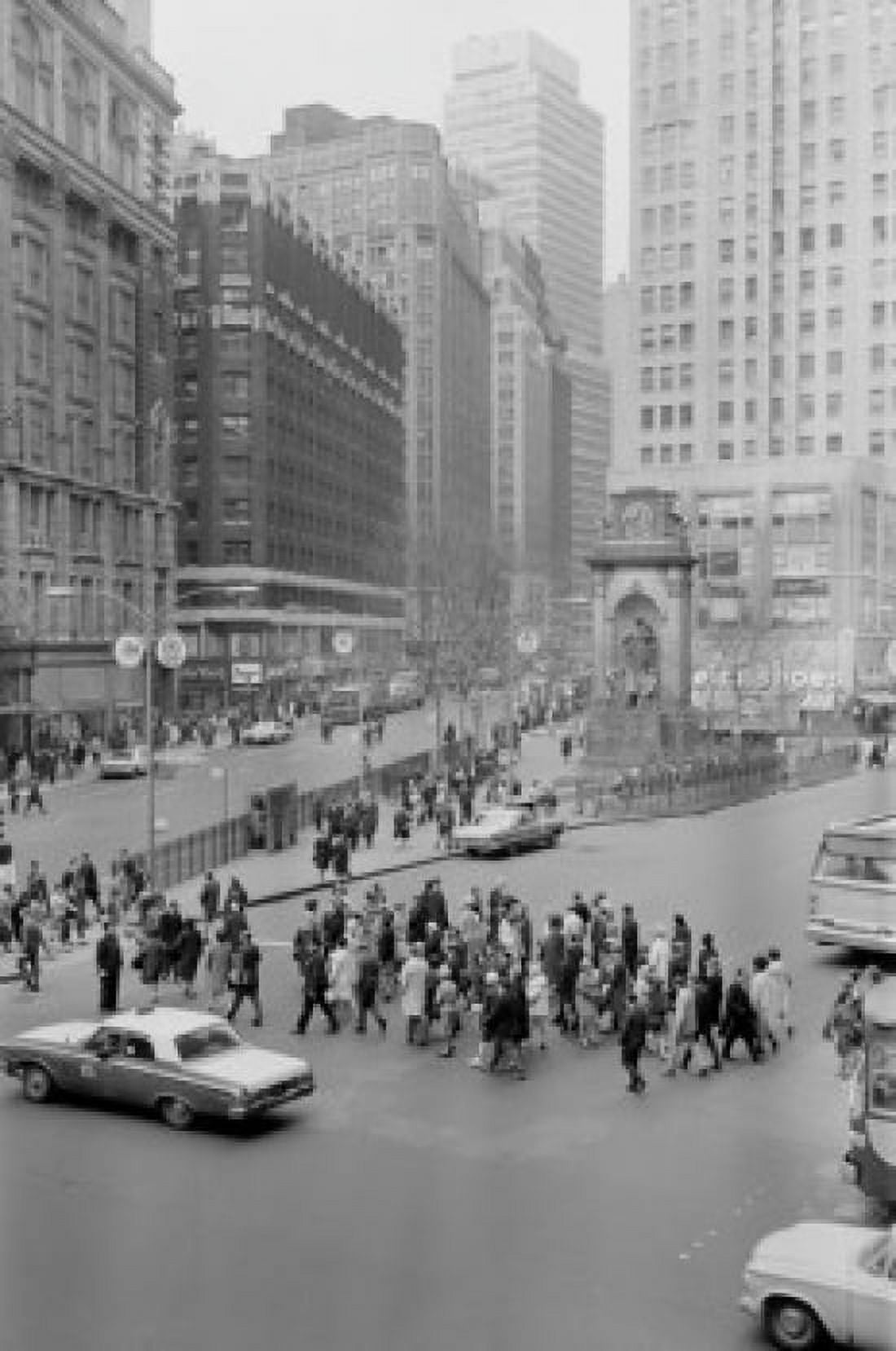 USA New York City Herald Square street scene Canvas Art - (18 x 24)