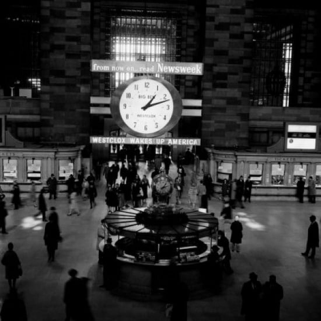 USA New York City Interior of Grand Central Terminal with commuters Canvas Art - (24 x 36)