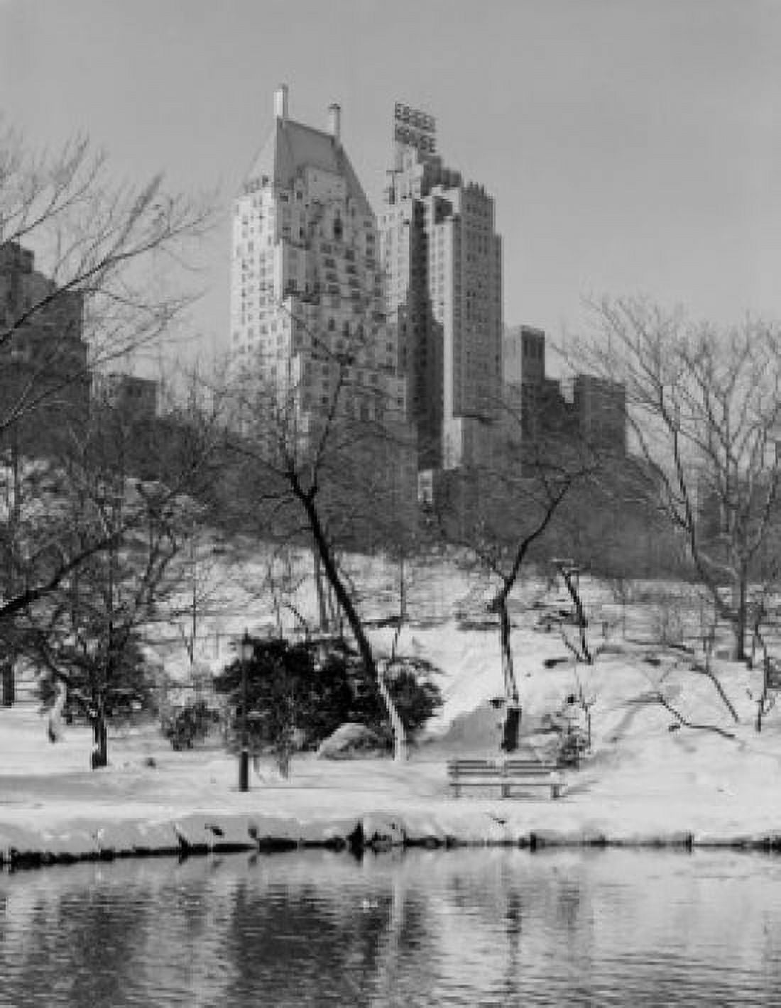 USA New York City Manhattan Central Park winter Canvas Art - (18 x 24)