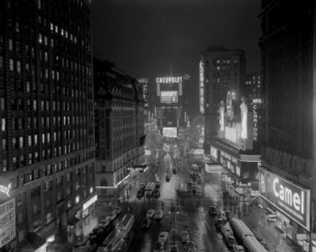 USA New York City Manhattan View of Times Square at night Canvas Art - (24 x 36)