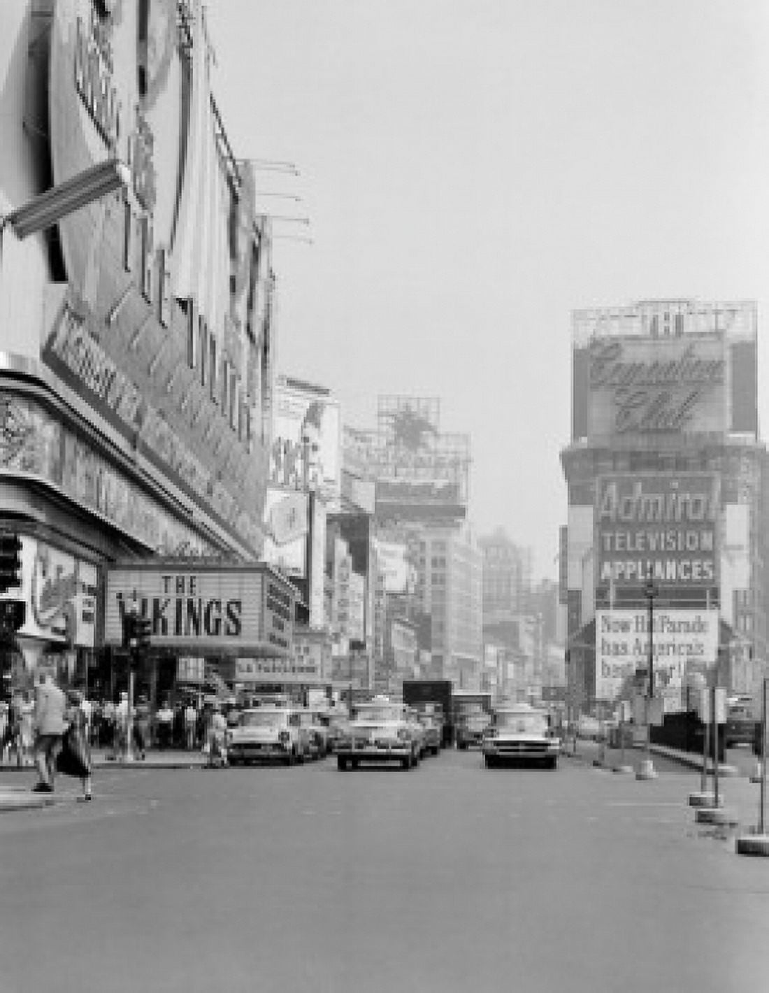 USA New York City Manhattan looking North on Broadway from 45th Street Canvas Art -  (18 x 24)
