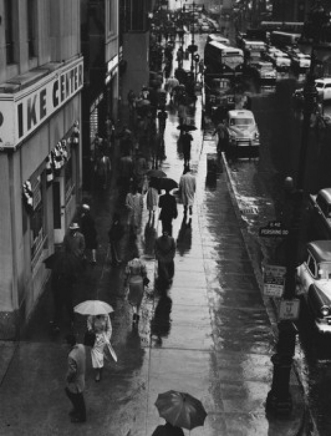 USA New York City Manhattan rainy day on 42nd Street Canvas Art - (18 x 24)