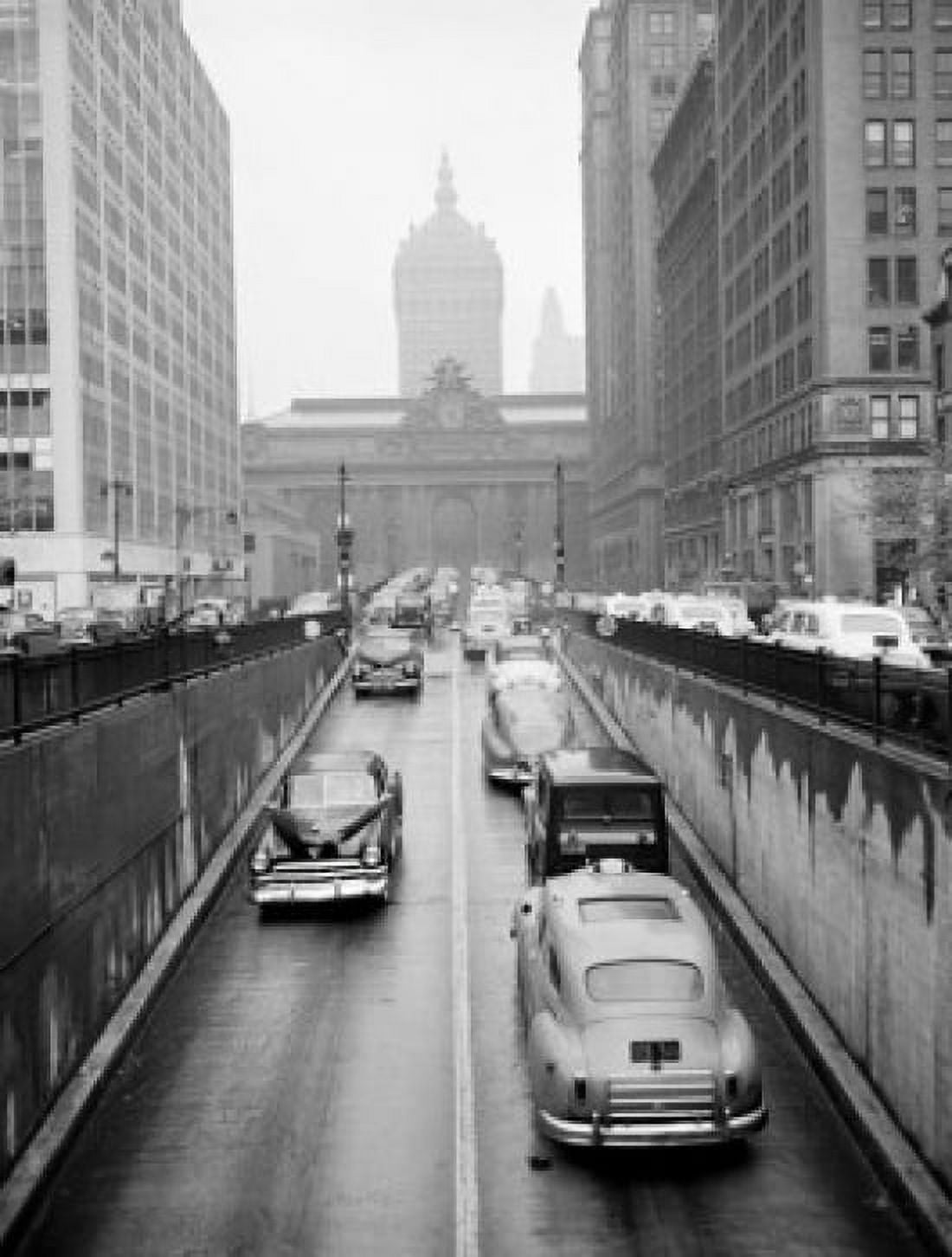 USA New York City Park Avenue ramp below Grand Central Station Canvas Art - (24 x 36)