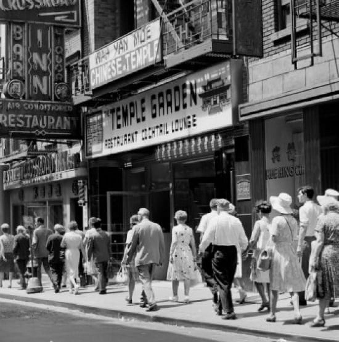 USA New York City Pedestrians in street Canvas Art - (24 x 36)