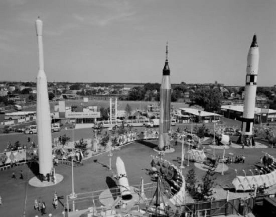 USA New York City Space rocket exhibition Canvas Art - (18 x 24)
